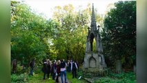 Forget Buckingham Palace! The Graveyard Is Where London Tourists Are Heading