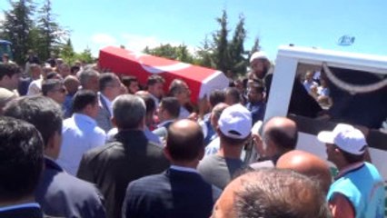 Silahlı Saldırıda Hayatını Kaybeden Başhekim Defnedildi