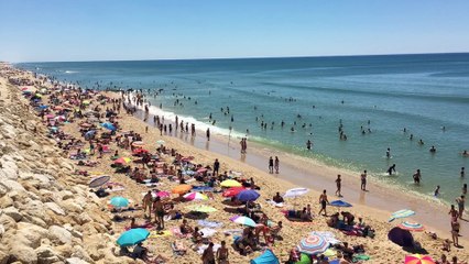 C'est déjà l'été sur la plage centrale de Lacanau