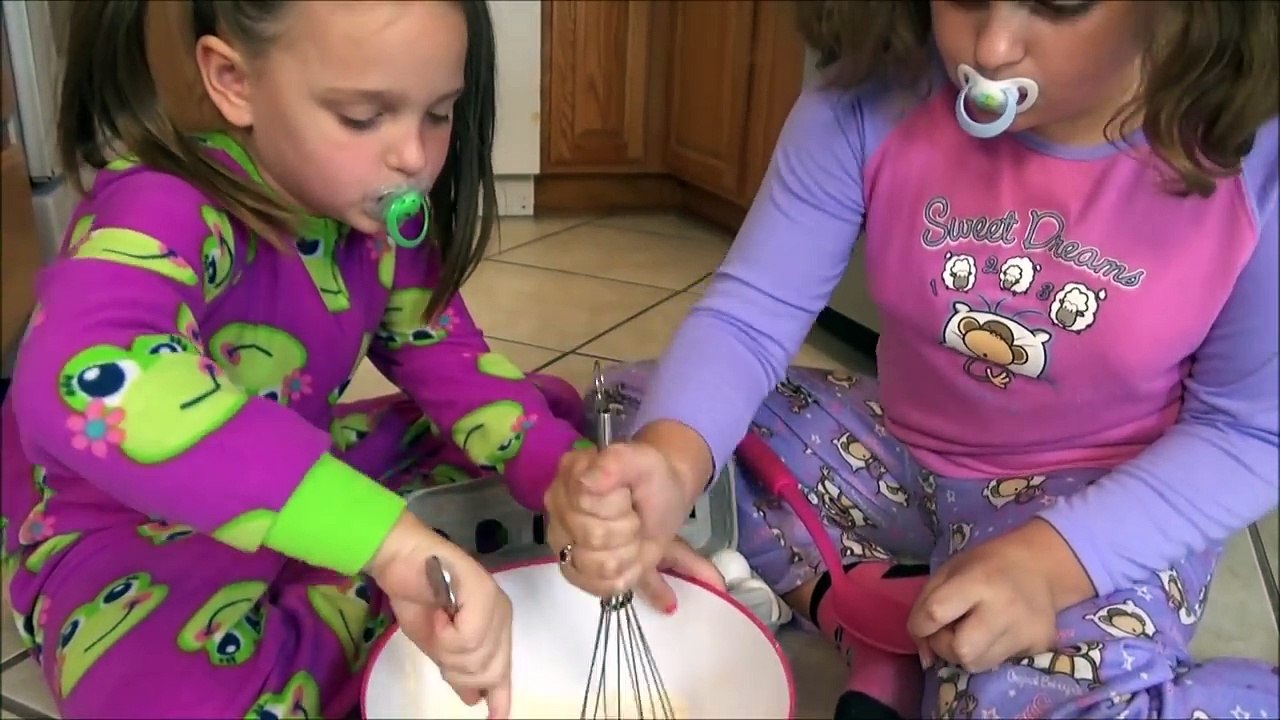 Bad Baby Cake Baking Fail Victoria Annabelle Freak Daddy Toy Freaks Family