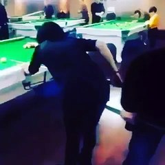 Bilardo Sopasının Azizliğine Uğrayan Kız