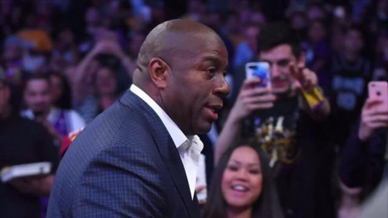 Magic Johnson: LaVar Ball is like the Kardashian mom