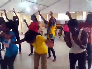 People are going to heaven and it's through the ladder challenge Sound !