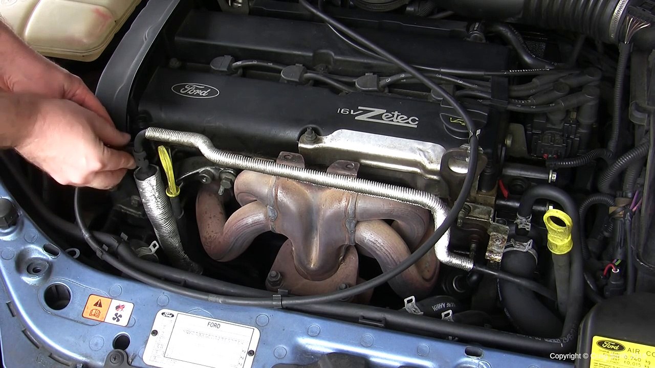 Simple howto Replace Ford Focus PCV valve & hose, blown rocker