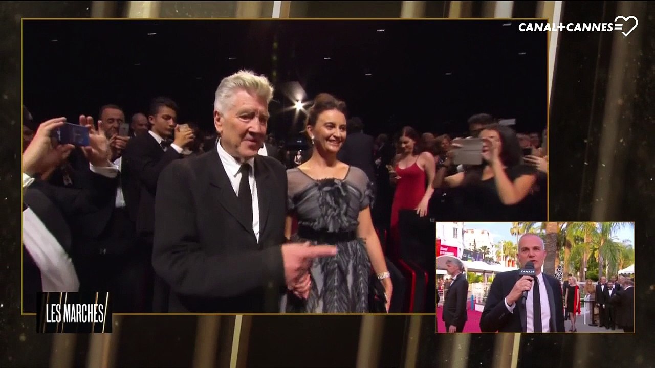 Entrée de David Lynch au Palais des Festivals pour la projection de Twin Peaks - Festival de Cannes 2017