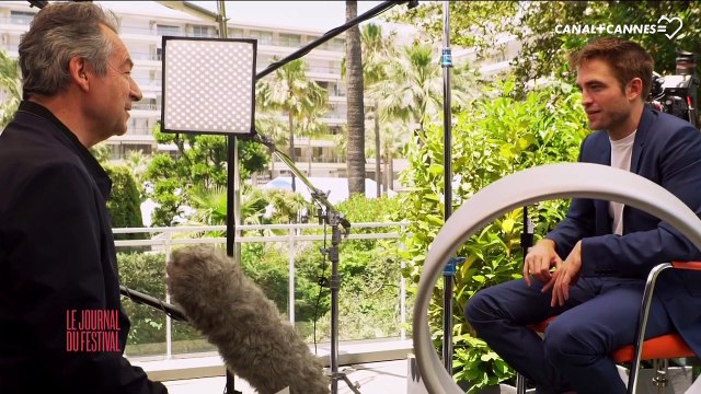 Découvrez quel est le mot préféré de Robert Pattinson en français - Festival de Cannes 2017