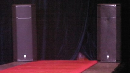 Hier, j'ai filmé le Défilé de Mode avec une Amie (dans le centre-ville de Papeete, à une minute de mon appartement) !..