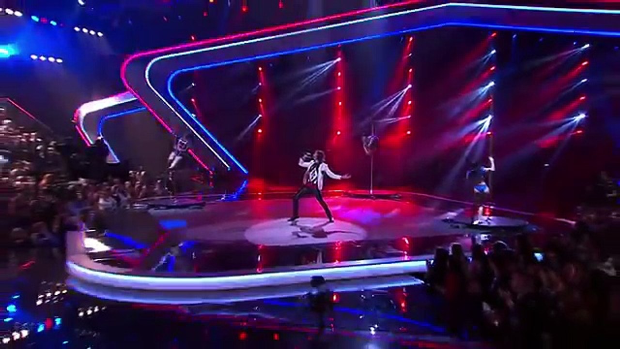 Frank Lakoudis sings American Woman   The Voice Australia 2014