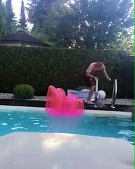 فرنك ريبيرى يتعرض لموقف مضحك أثناء عطلته الصيفية