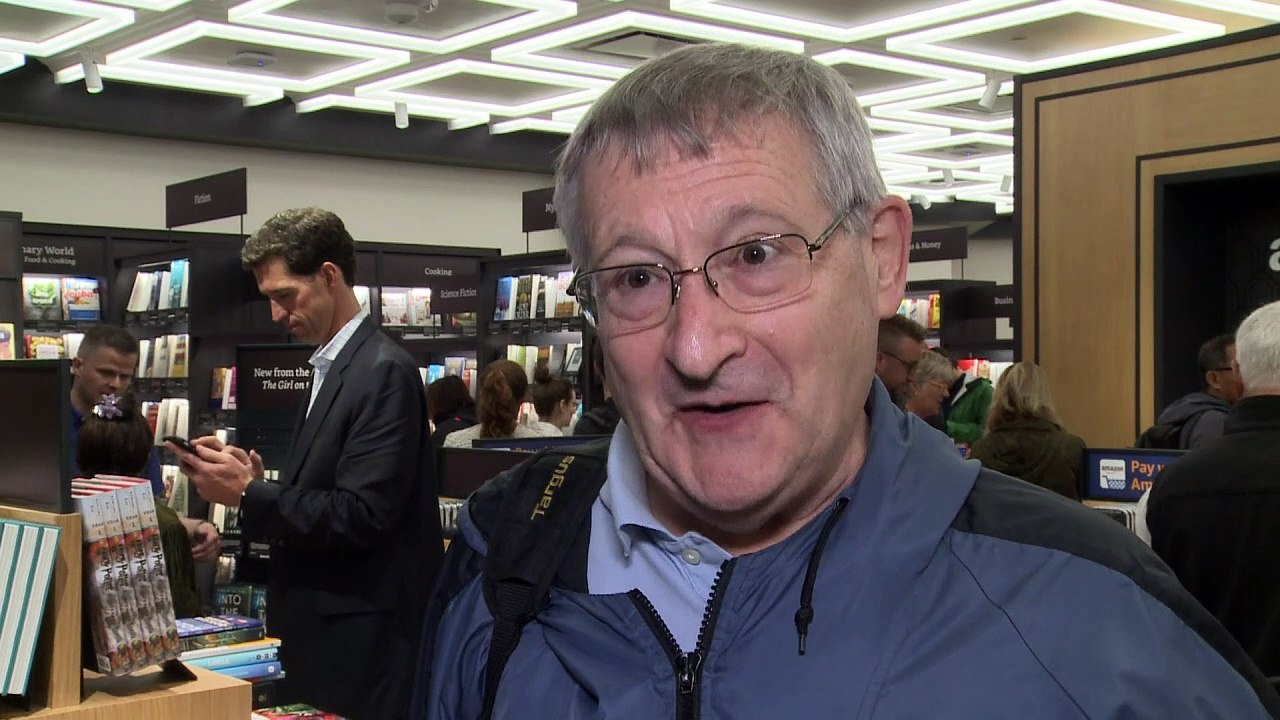 Amazon opens first brick and mortar New York bookshop