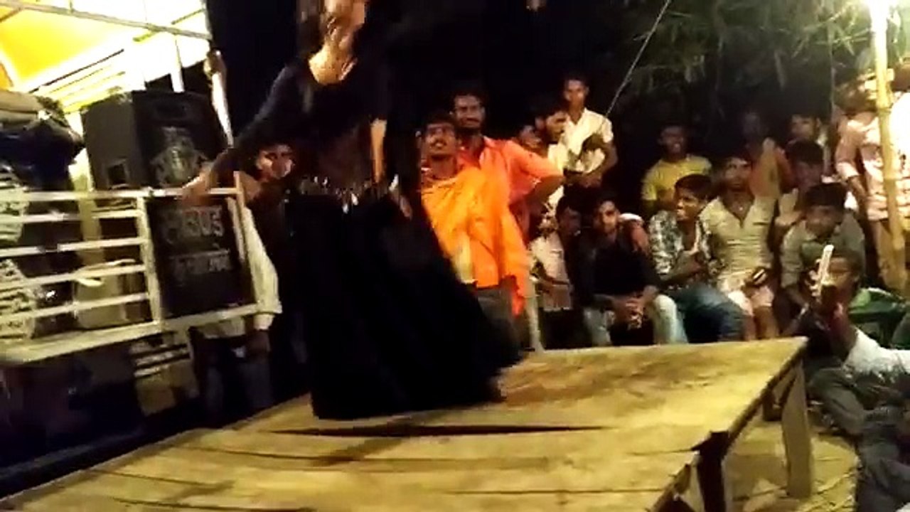Palang Kare Choy Choy Bhojpuri Khesari Lal Yadav New Bhojpuri Arkestra Video Dance 2017