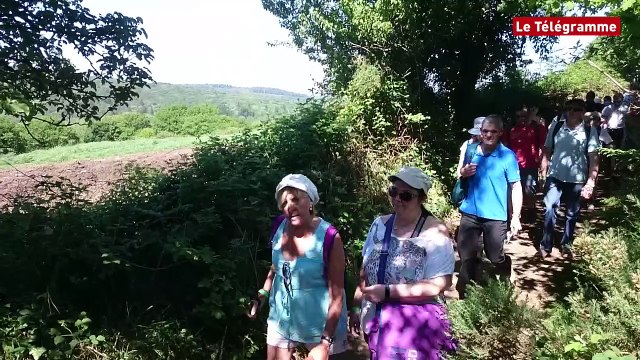 Tro Menez Are. 7.800 marcheurs sous le soleil