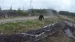 Un ours noir attaque un chasseur