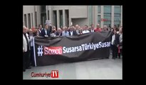 Sözcü Gazetesi soruşturması adliye önünde protesto edildi