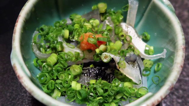 Eating EXTREMELY Poisonous Fugu(Puffer Fish) in Osaka Japan