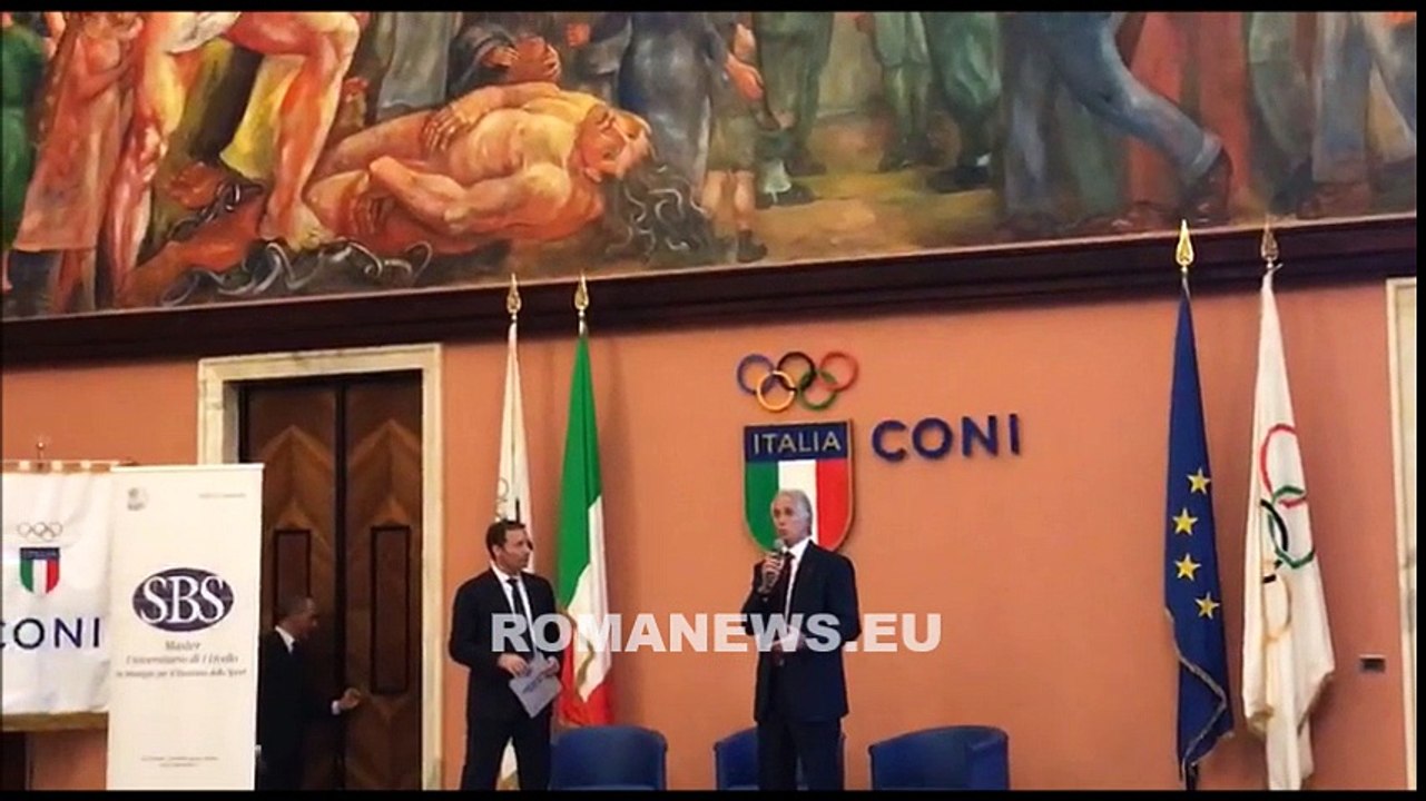 Malagò presenta Totti alla consegna diplomi SBS