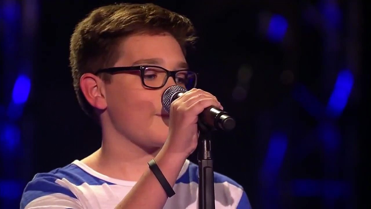 Joe Dassin - Les Champs-Elysées (Maxime) _ The Voice Kids 2016 _ Blind Auditions _ SAT.1-