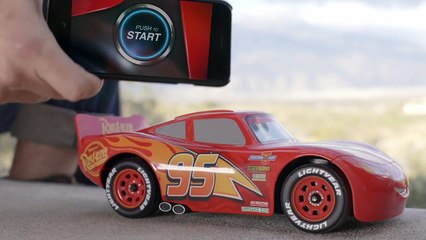 Un Rayo McQueen de R/C que se maneja desde el móvil