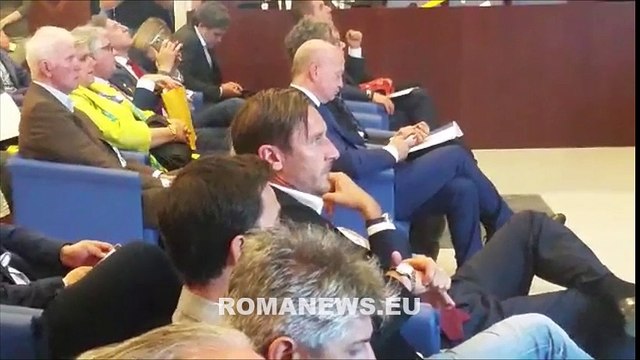 Totti e Malagò sorrisi al Coni