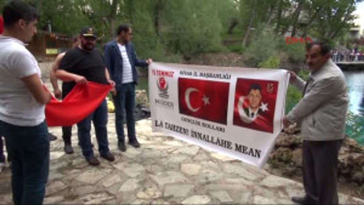 Sivas 15 Temmuz Şehitleri Anısına Gökpınar Gölü'ne Daldılar