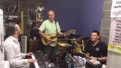 The Pocket Gods - sing their 30 second song - Mojo Mojo - live from Nub Country Garage