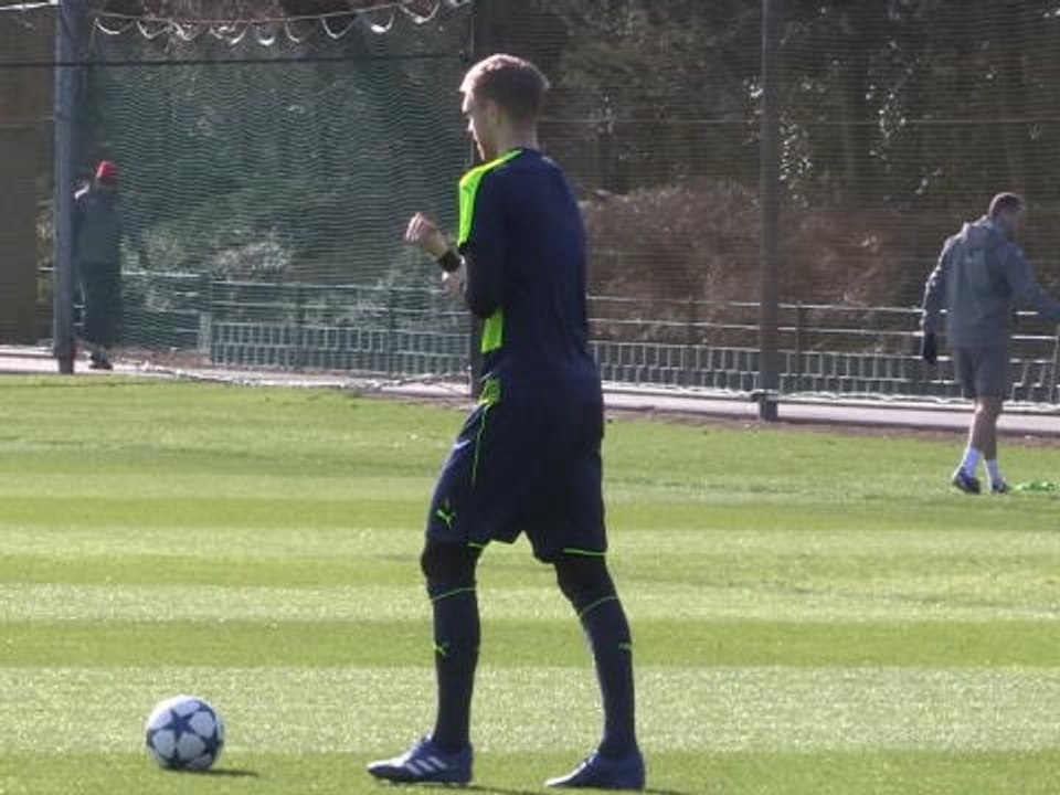 Mertesacker went through 'difficult' period during injury