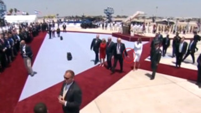 Trump Alay Konusu Oldu: Işte O Görüntüler