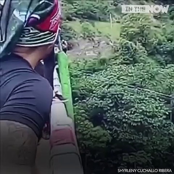 Saut à l'élastique Elle s'écrase car la corde était trop longue !