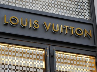 Public Buzz : Il filme en direct le braquage d'une boutique Louis Vuitton et diffuse la vidéo. Impressionnant !