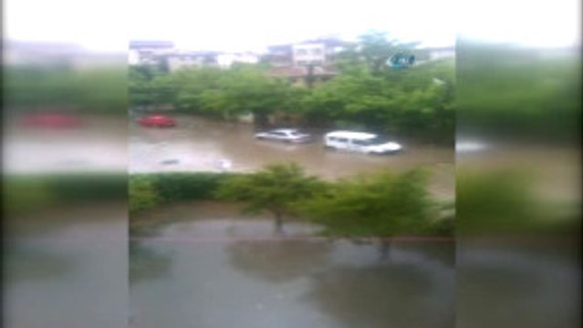 Sel Suları Araçları Böyle Yuttu