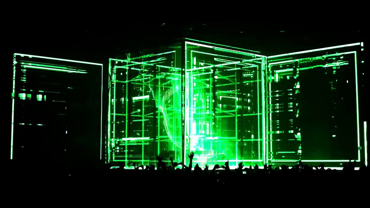Eric Prydz Pays Tribute To Daft Punk At EPIC 5.0