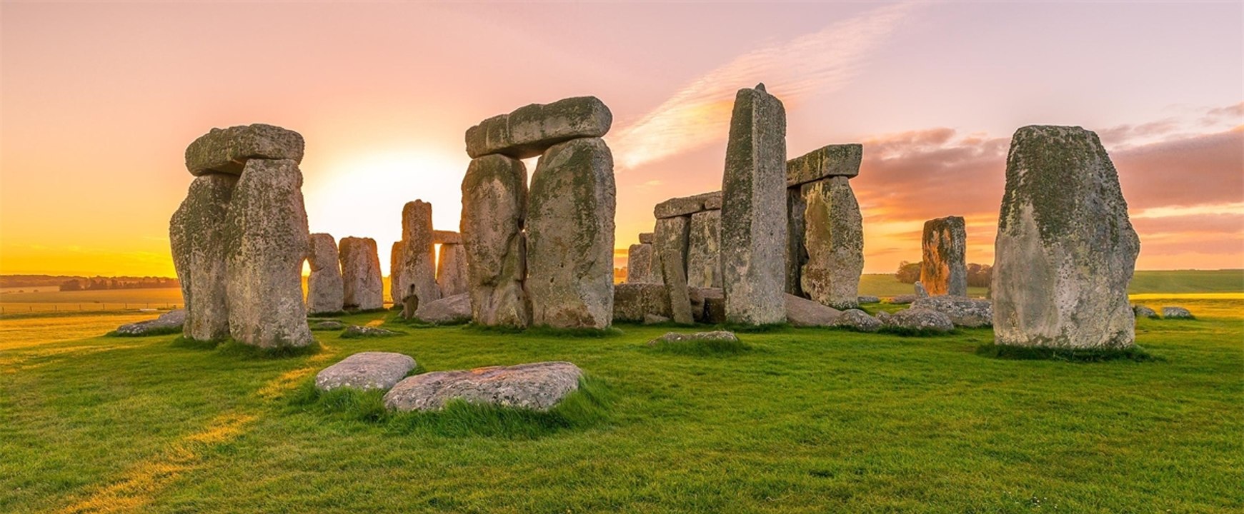 STONEHENGE, ENGLAND (AERIAL VIEW HD)