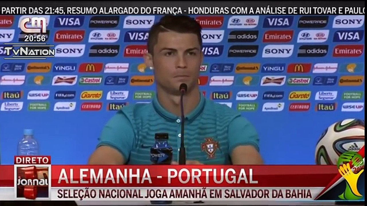 Cristiano Ronaldo Brinca com Reporter Brasileira  Mundial Brasil 2014