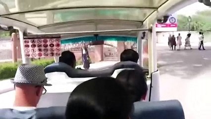 Il filme la scène d'un accident mortel puis ce qu'il capte est vraiment mystérieux!