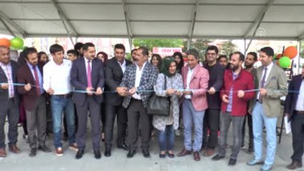 Elazığ'da "Mutlu Bir Dünya" Resim Sergisi