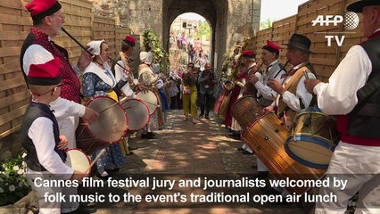 Folk music and costumes for traditional Cannes jury lunch