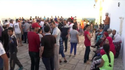 Tunus'ta Ramazan Zılgıtla Karşılandı