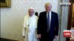 Pope Francisco  slaps at President Trump when he tries to hold he hand