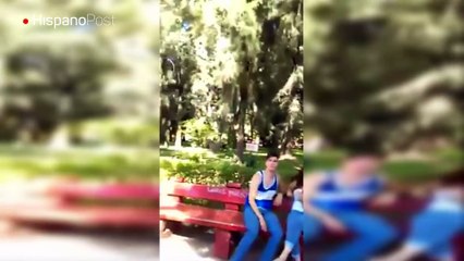 Lo pilló engañando a su hija con otra y lo puso en su sitio