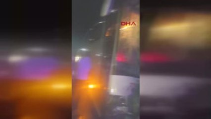 Afyonkarahisar'da Aynı Firmaya Ait Yolcu Otobüsleri Çarpıştı: 23 Yaralı