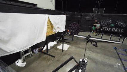 Ping Pong Trick Shots 3 _ Dude Perfect-UeG1ftTmLAg(000035.116-000121.406)