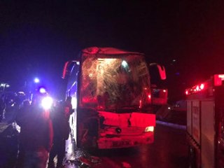 Afyonkarahisar'da Aynı Firmaya Ait Yolcu Otobüsleri Çarpıştı: 23 Yaralı