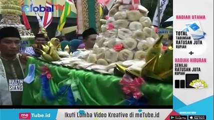 Tradisi Pembagian Gunungan Kue Apem