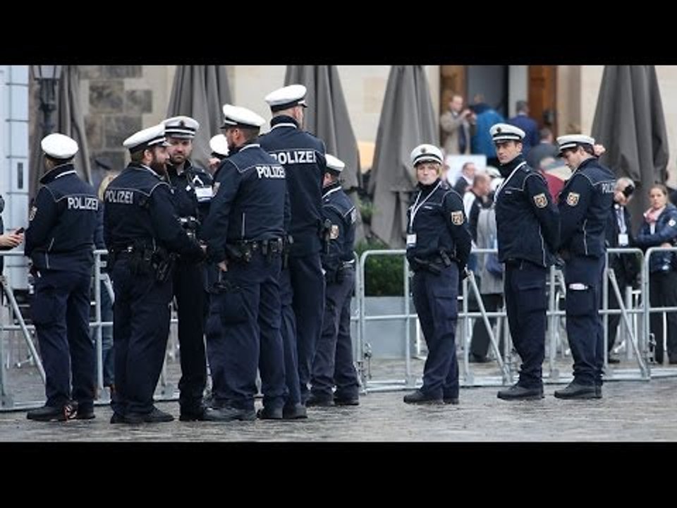 Chemnitz manhunt: Bomb plot suspect captured… by Syrian refugees, not by German police