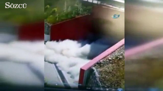 Beton mikseri kavşaktan böyle düştü