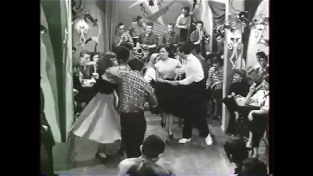 ANNEES 50 - DANSEURS CAVE DE ST GERMAIN DES PRES AVEC JEAN RICHARD & UNE JEUNE FILLE QUI DEVIENDRA CELEBRE