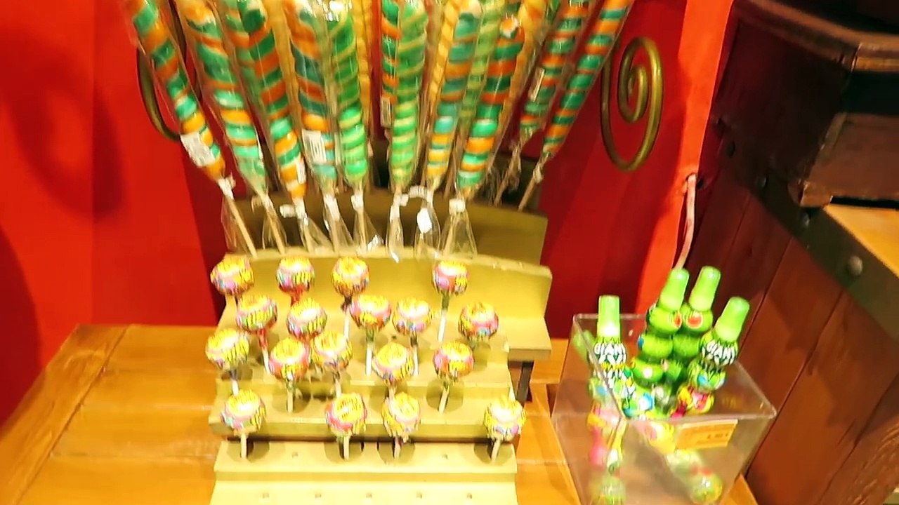 VLOG - Potion Magique, Sangliers... SHOPPING GAULOIS au Parc Astérix - Haul Parc d'Attractions