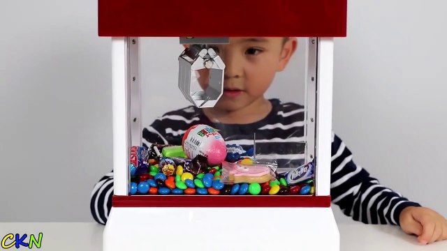 Chocolate Candy CLAW MACHINE Fun With Kinder Surprise Egg Peppa Pig 234234werwerCookie Chupa Chup