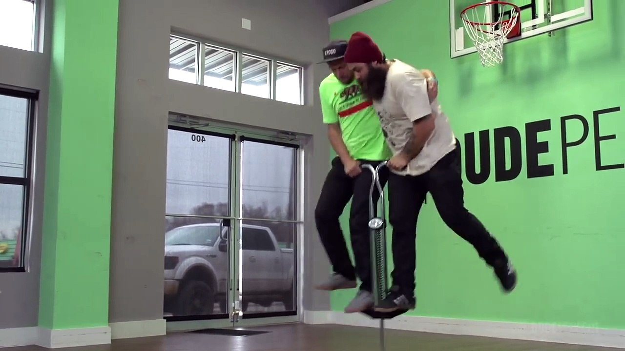 XPOGO Edition _ Dude Perfect-TziuG5LtEWY(000124.931-000218.806)