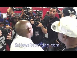 Floyd Mayweather giving interviews - EsNews Boxing